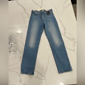 Levi's Premium Wedgie Straight Jeans
